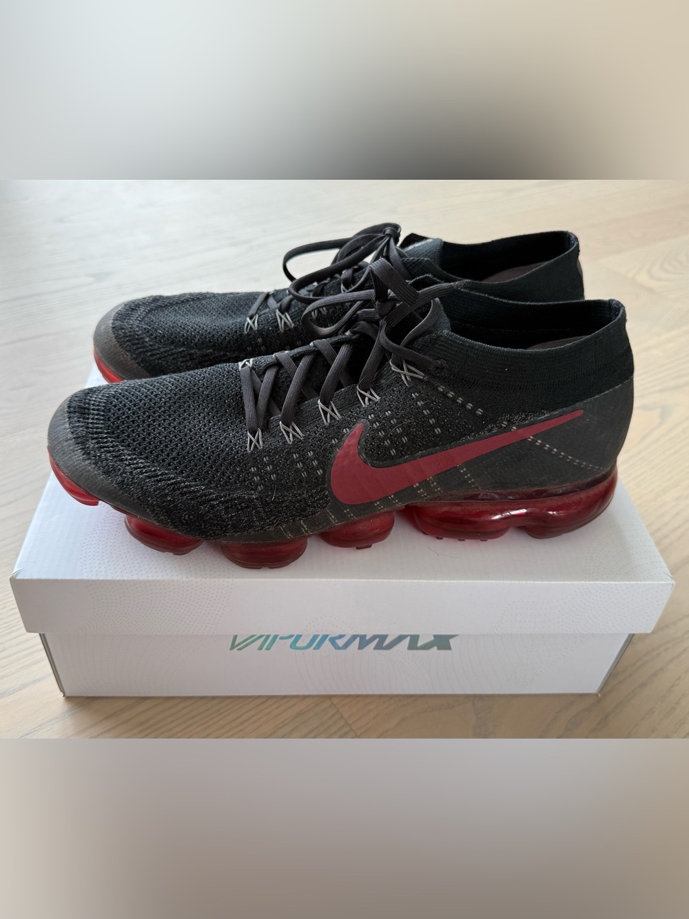 • NIKE • AIR VAPORMAX FLYKNIT •